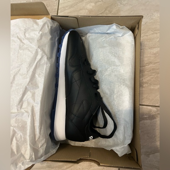 Classic Reebox - Picture 4 of 4